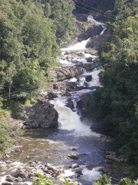 la chute de ranomafana .JPG