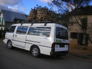 taxi brousse de Madagascar.JPG