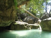 Une cascade le long du fleuve Tsiribihina à Madagascar