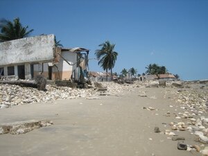 34-morondava-ravages-ocean