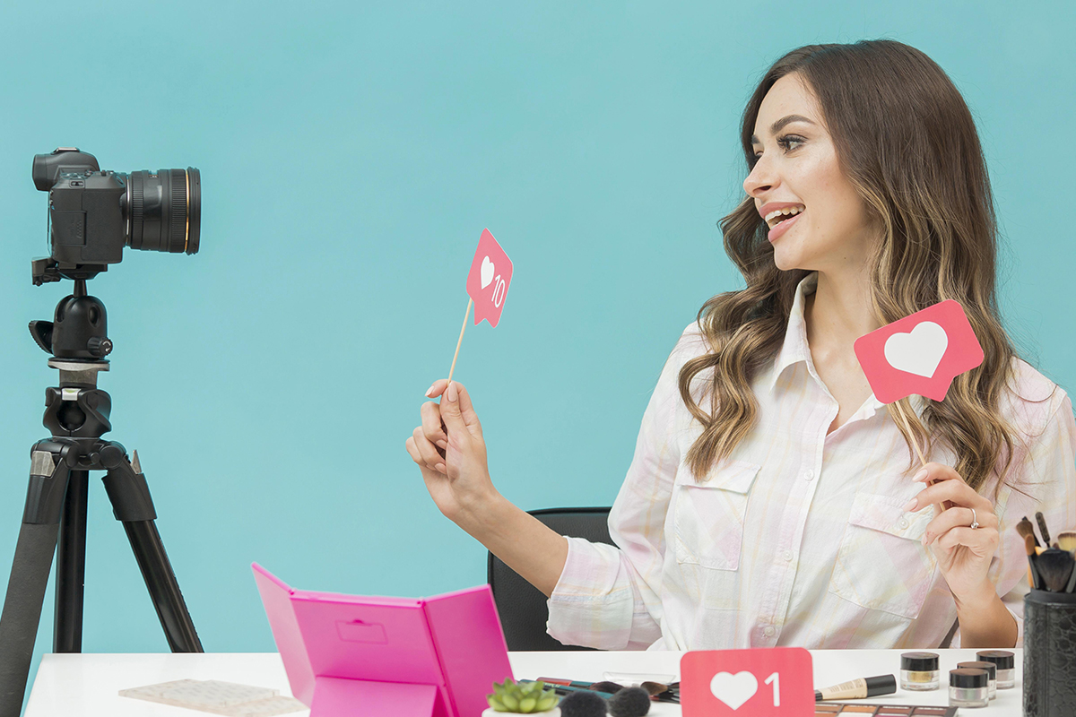 la puissance du marketing d'influence sur les décisions d'achat avec influenceurs partageant des produits sur les réseaux sociaux