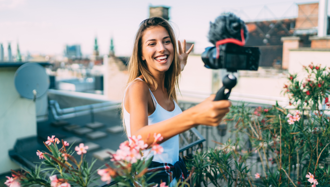 réseaux sociaux influence achats en ligne graphique tendances et icônes shopping