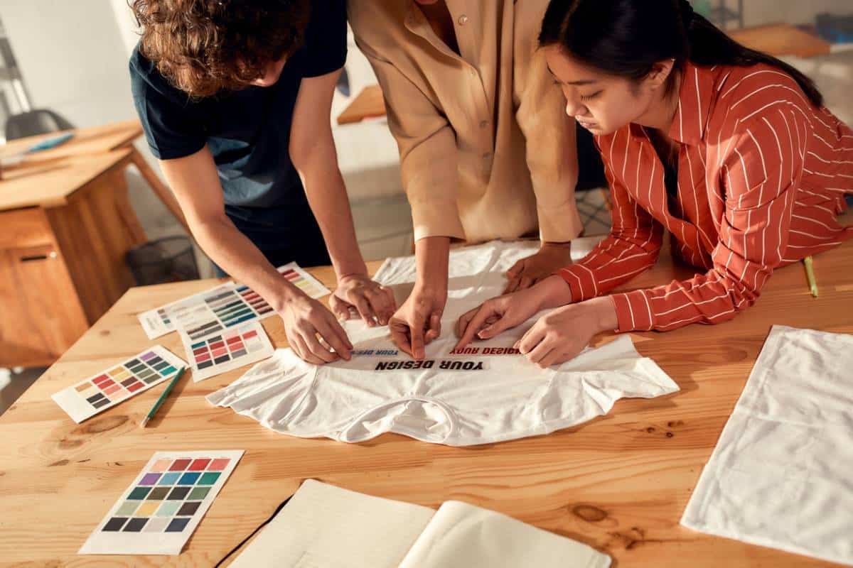 image tout savoir sur la personnalisation de vetements publicitaires pour les entreprises