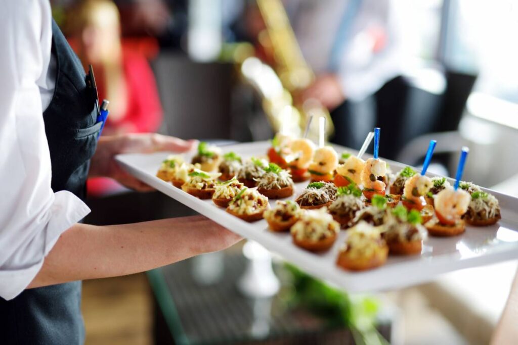 les cles pour choisir le traiteur ideal pour votre evenement d entreprise