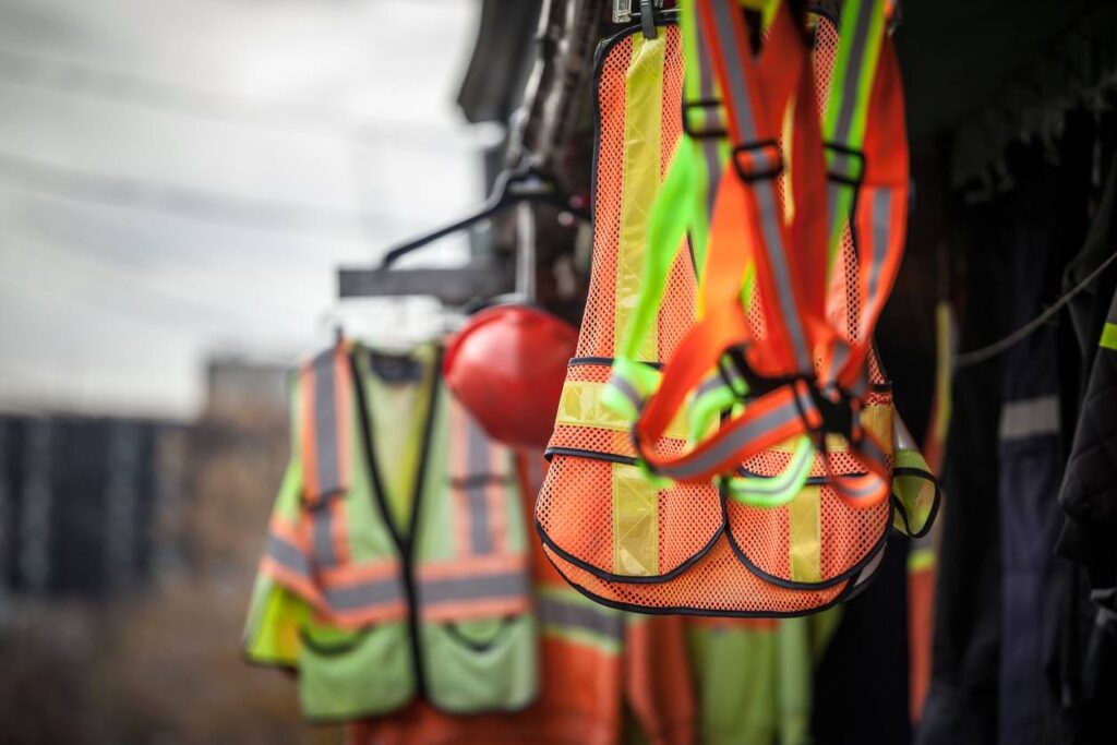 échafaudages pour sécurité travailleurs chantier