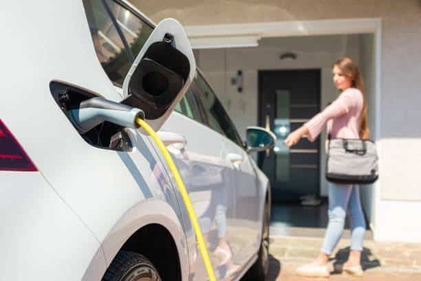 coût recharge voiture hybride